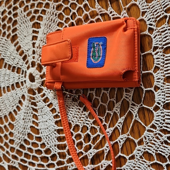 Gator, Women's purse and phone carrier, bundle - Picture 8 of 12